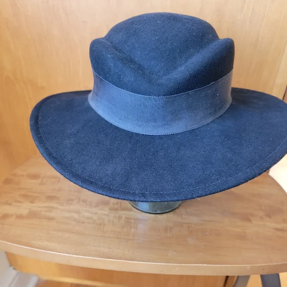 Arlin | Accessories | Arlin Black 0 Wool Hat | Poshmark display picture 1